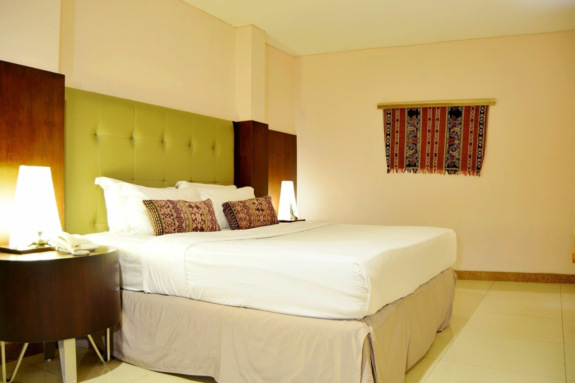 W Home Cikatomas Jakarta Extérieur photo