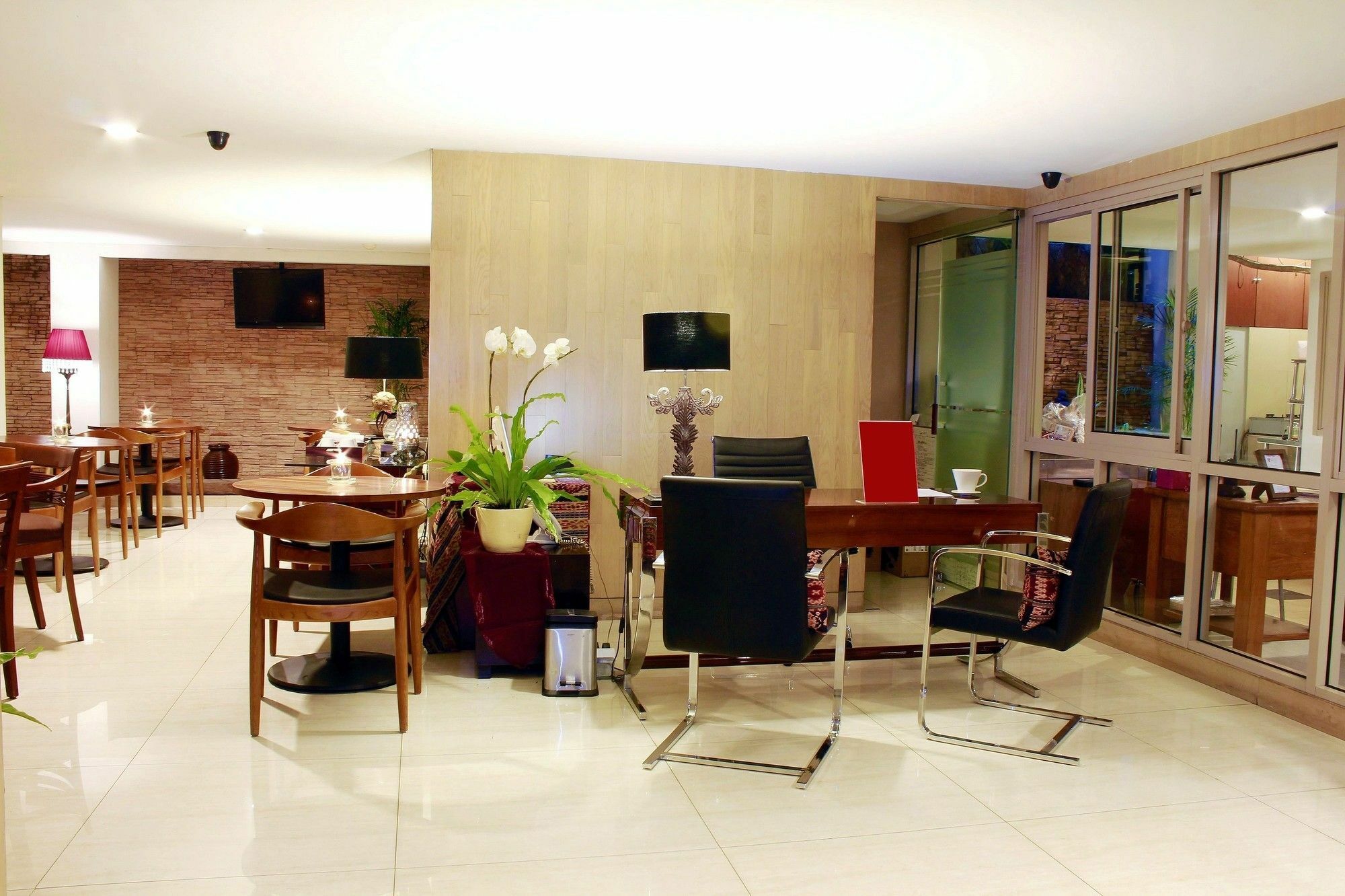 W Home Cikatomas Jakarta Extérieur photo