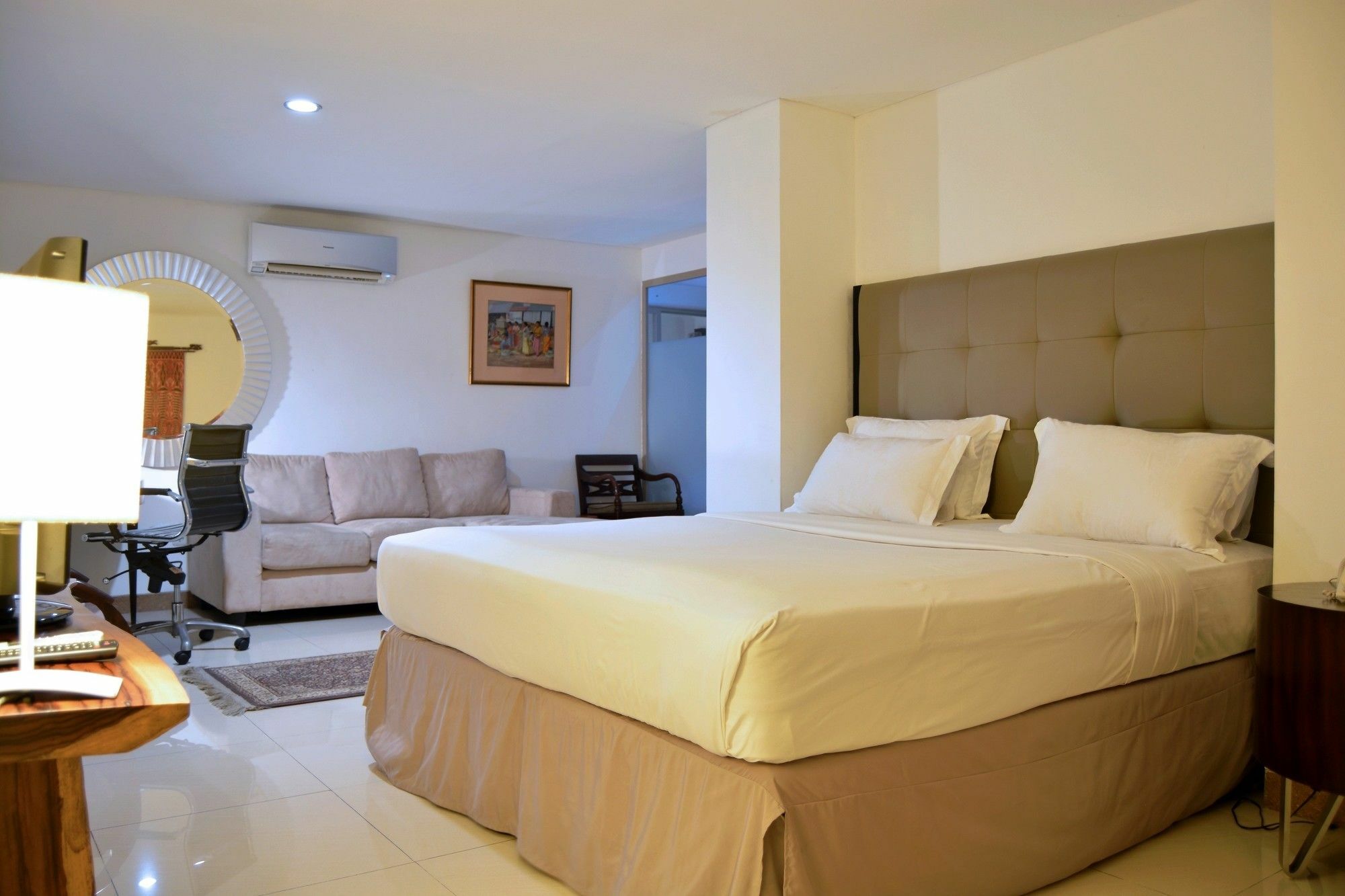 W Home Cikatomas Jakarta Extérieur photo